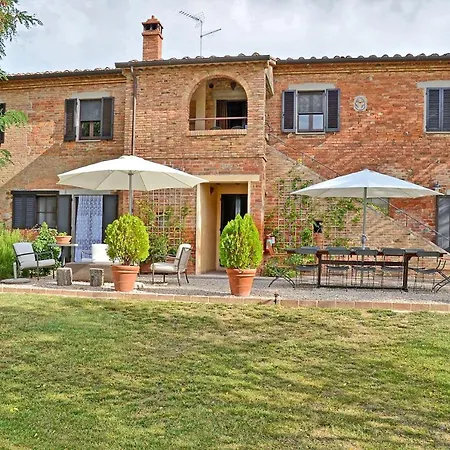 Apartment Castiglione Del Lago Sleeps 4