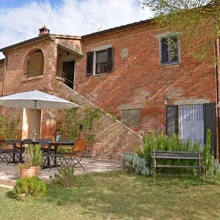 Apartment Castiglione Del Lago Sleeps 4 Ravigliano