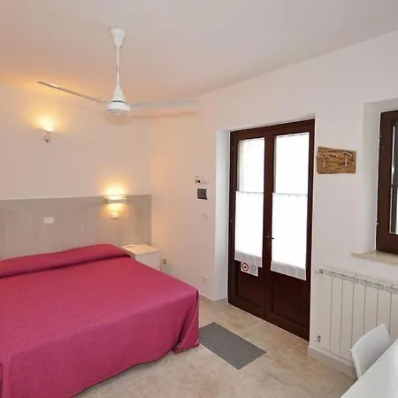 Castiglione Del Lago Sleeps 4 Apartment