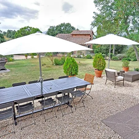 Castiglione Del Lago Sleeps 4 Apartment *