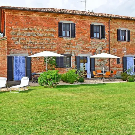 Castiglione Del Lago Sleeps 4 Apartment
